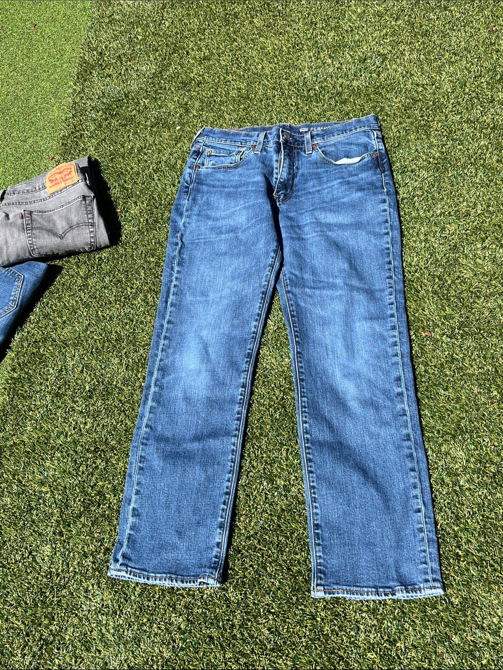 Bundle of Levi’s 32x32 Men's 514, 3 pair blue & grey - Picture 8 of 13
